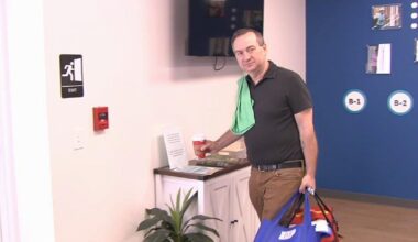 Local leaders volunteer for "Meals on Wheels" campaign to support seniors in community | Lehigh County