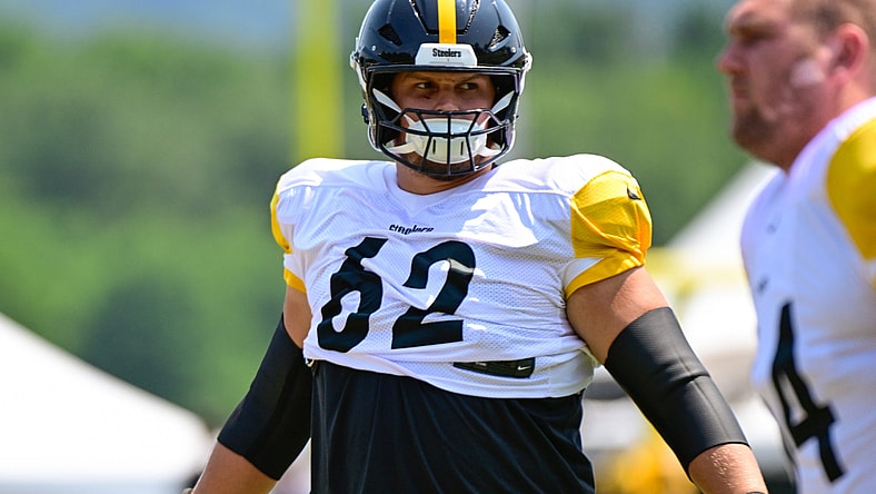 Pittsburgh Steelers C Ryan McCollum