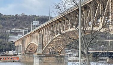 Woman dies in 3-vehicle crash on Liberty Bridge