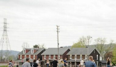 Former congressman Jason Altmire among those trying to leave Dubai