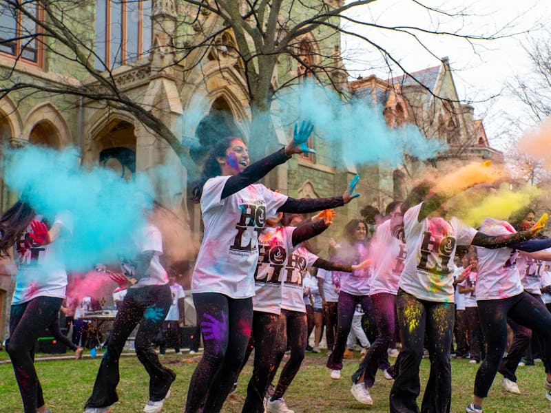 Hundreds of Penn students gather for annual Holi celebration