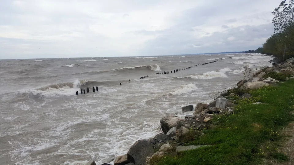 A gale warning is in effect along the coast of Lake Erie.