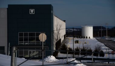 ICE warehouse has years of unresolved construction problems, records show