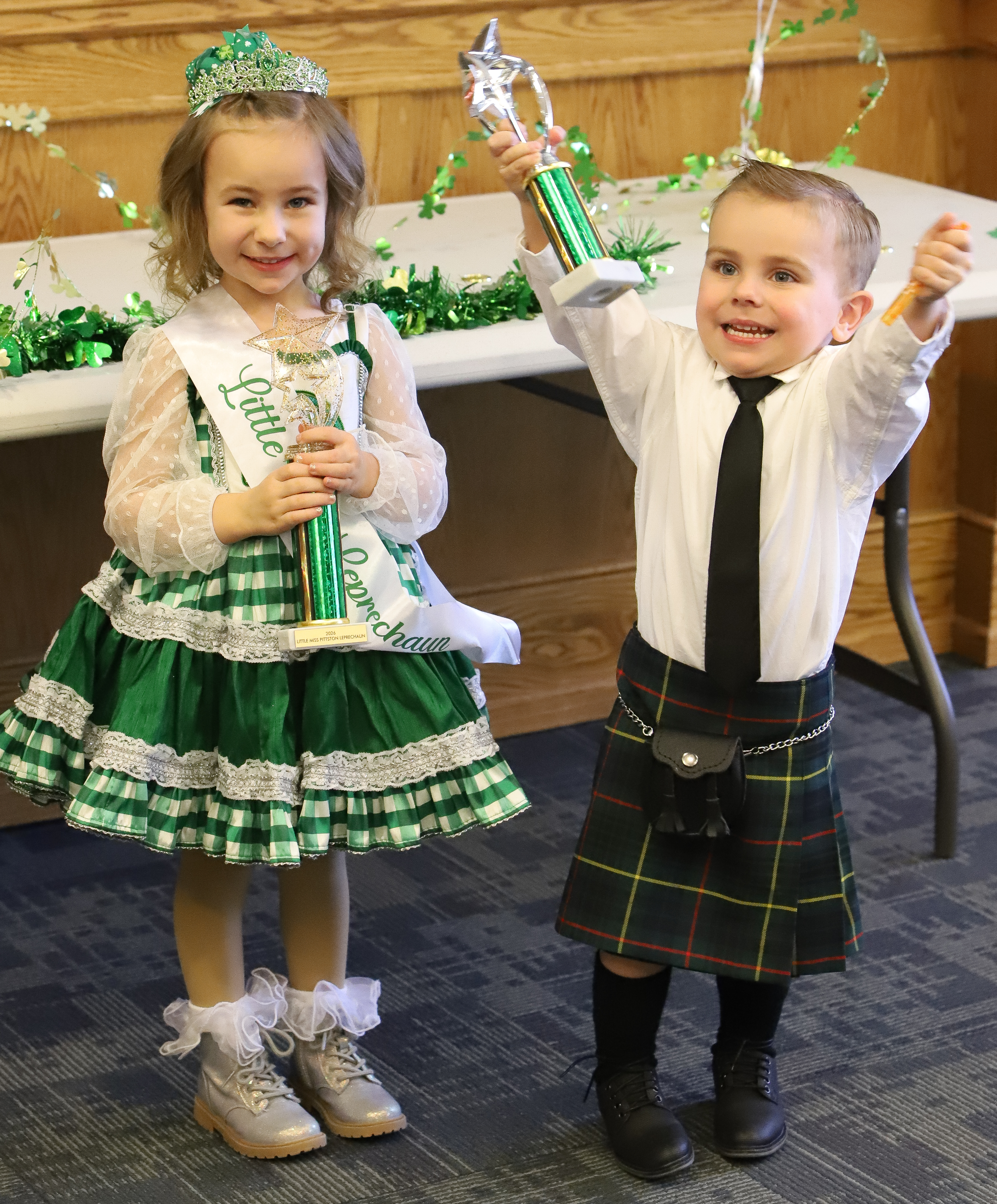 Siblings, Little Miss first place winner Mackenzie Malloy and Little...