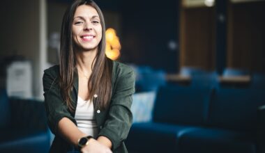 Haley Bennett researches distractions in visual learning