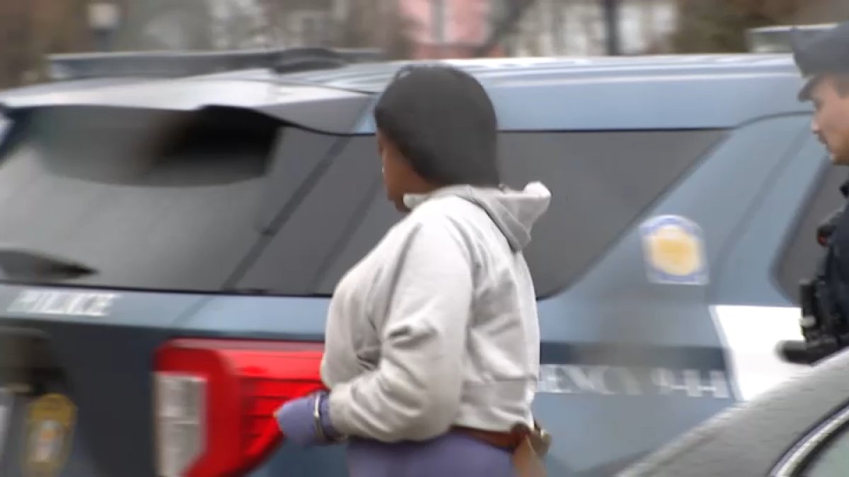 Healthcare worker steals credit card, checks from woman: Police – NBC10 Philadelphia