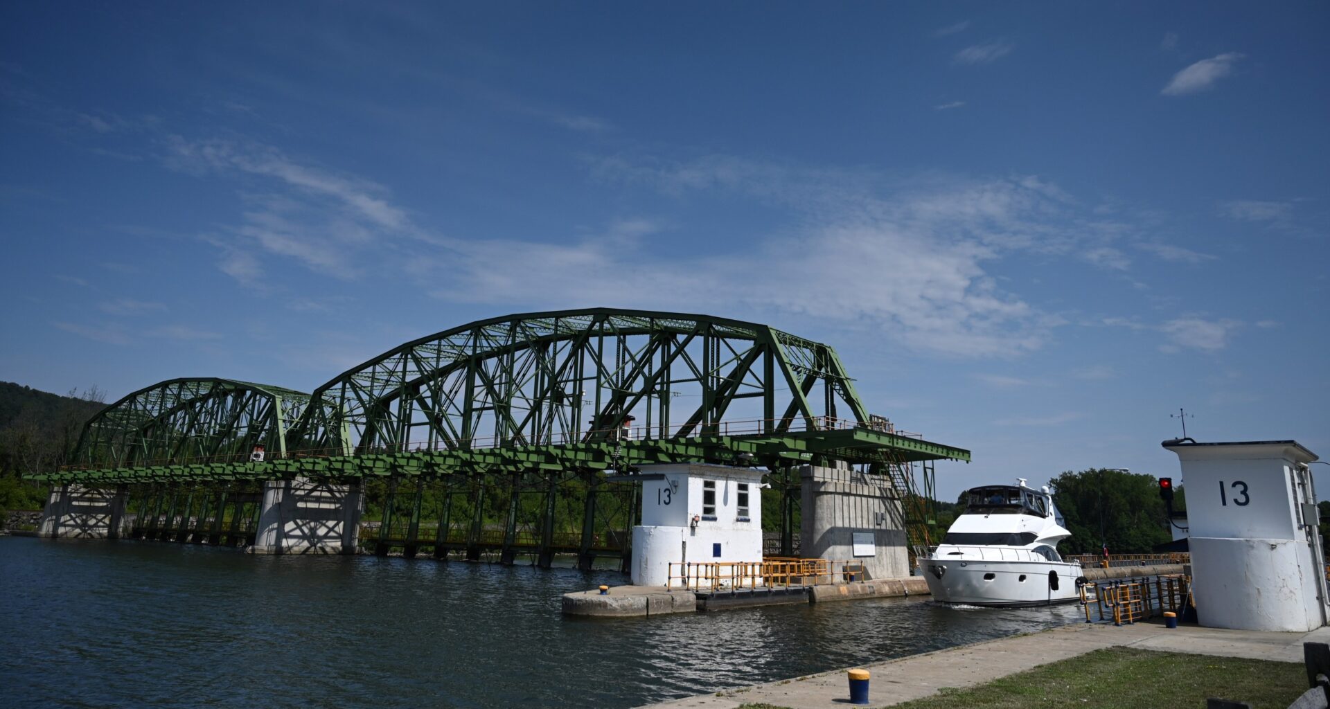 Man Dies After Jumping Into New York Canal to Allegedly Evade Police
