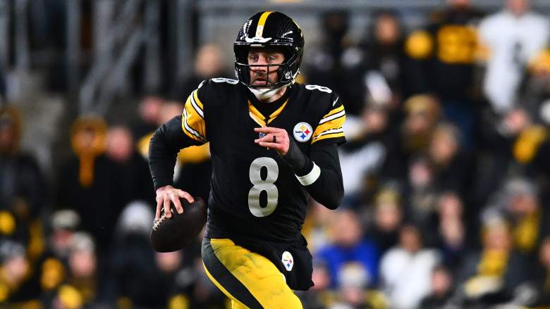 Pittsburgh Steelers quarterback Aaron Rodgers