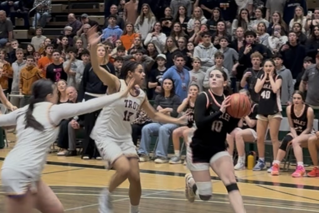 Troy stunned by Bethlehem Central’s buzzer-beating game-winner in Section 2 Class AA championship – Saratogian