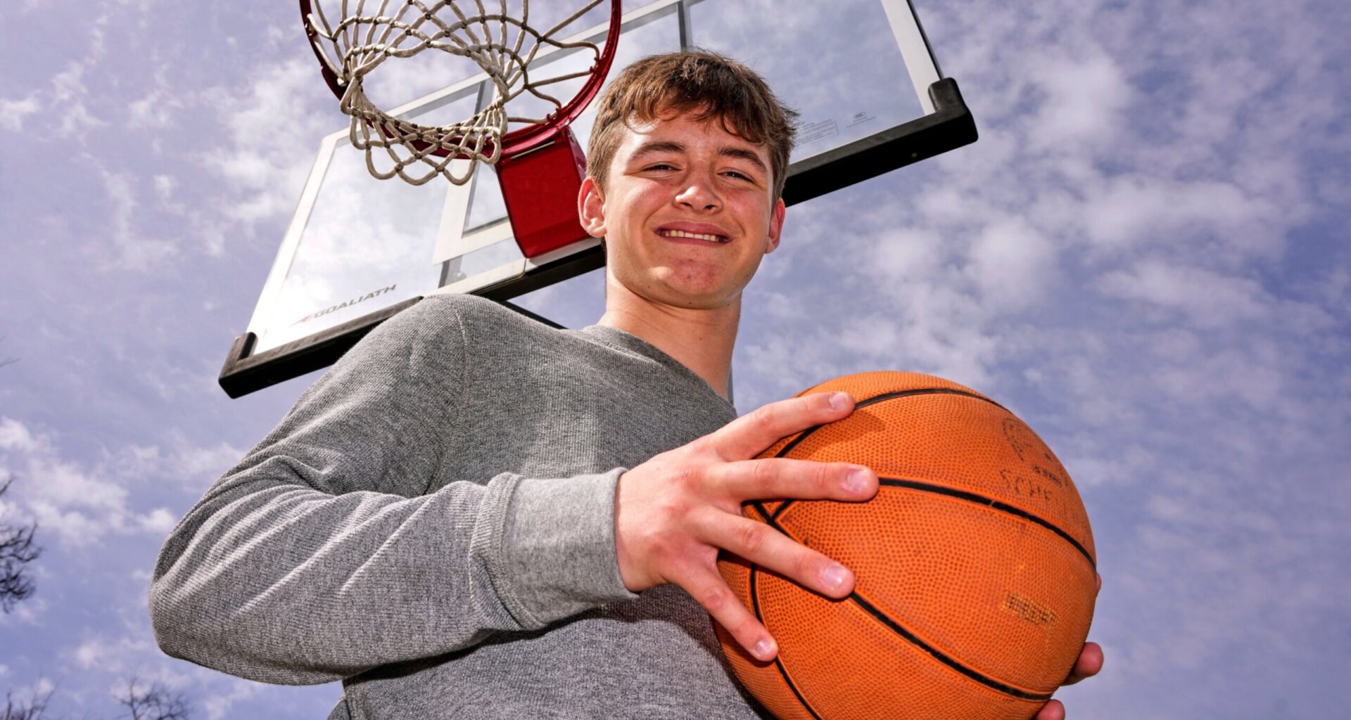 March Madness: An eighth grader from Pittsburgh is all alone with a perfect women’s NCAA bracket