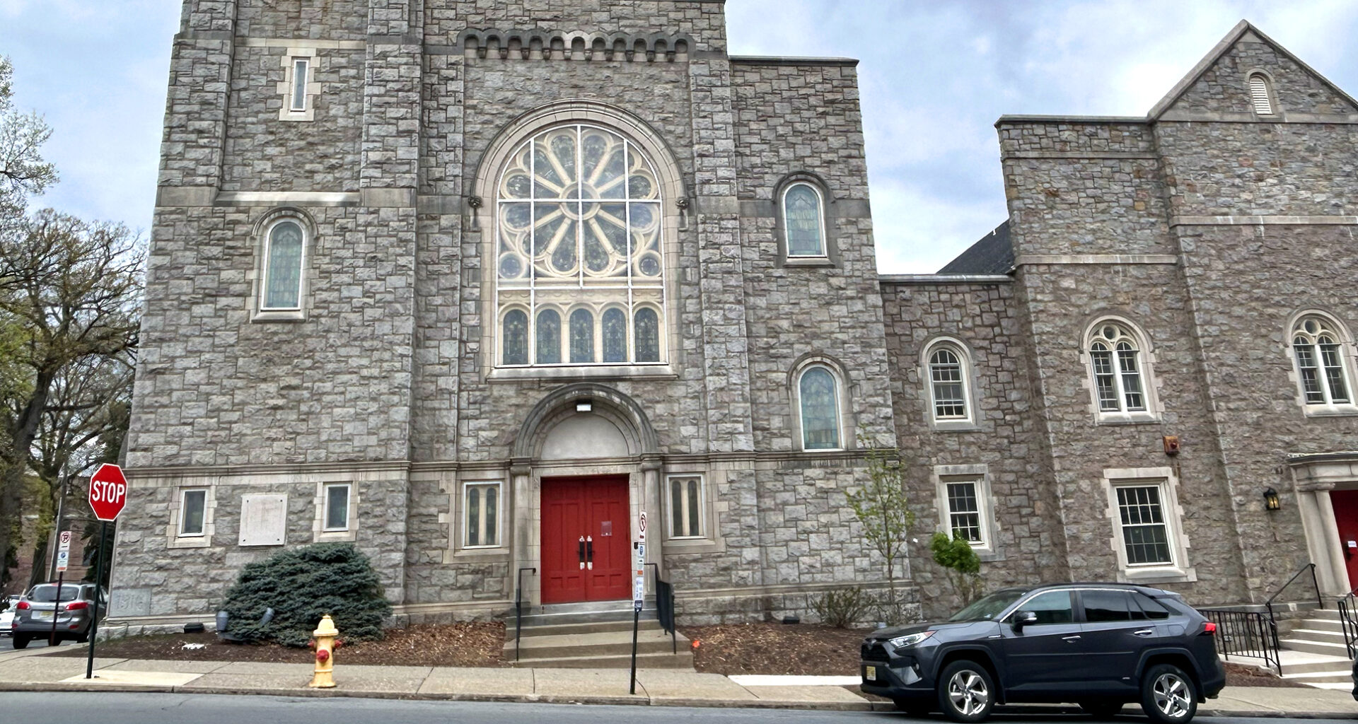 Burglary under investigation on Vine Street - The Brown and White Burglary under investigation on Vine Street