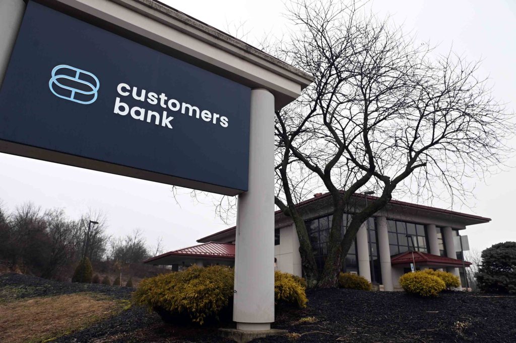 Exeter officials approve buying former bank for $1.4 million