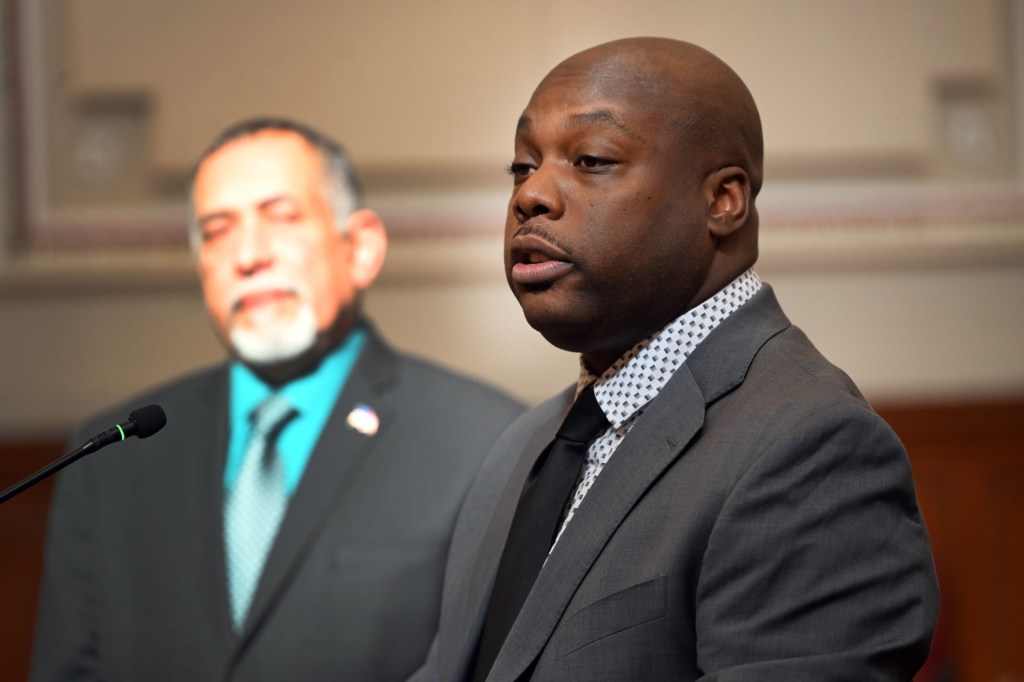 Reading mayor welcomes new fire chief – Reading Eagle