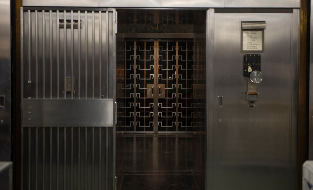 Pa. treasury holding auction on unclaimed items