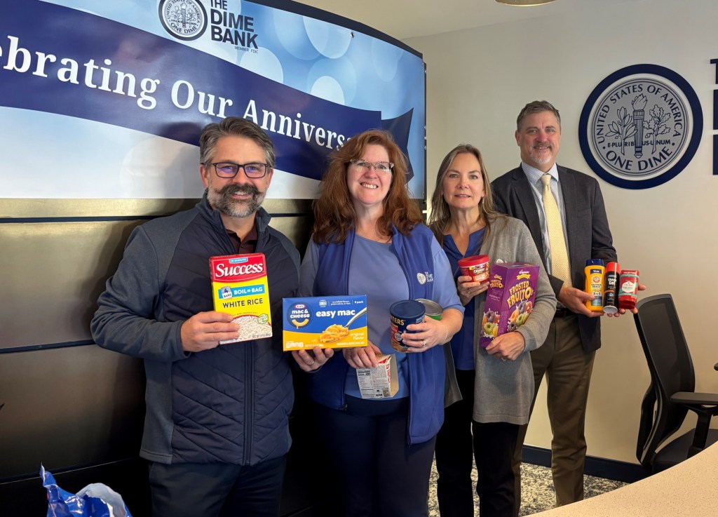 Dime Bank, employees aid food pantries – Scranton Times-Tribune
