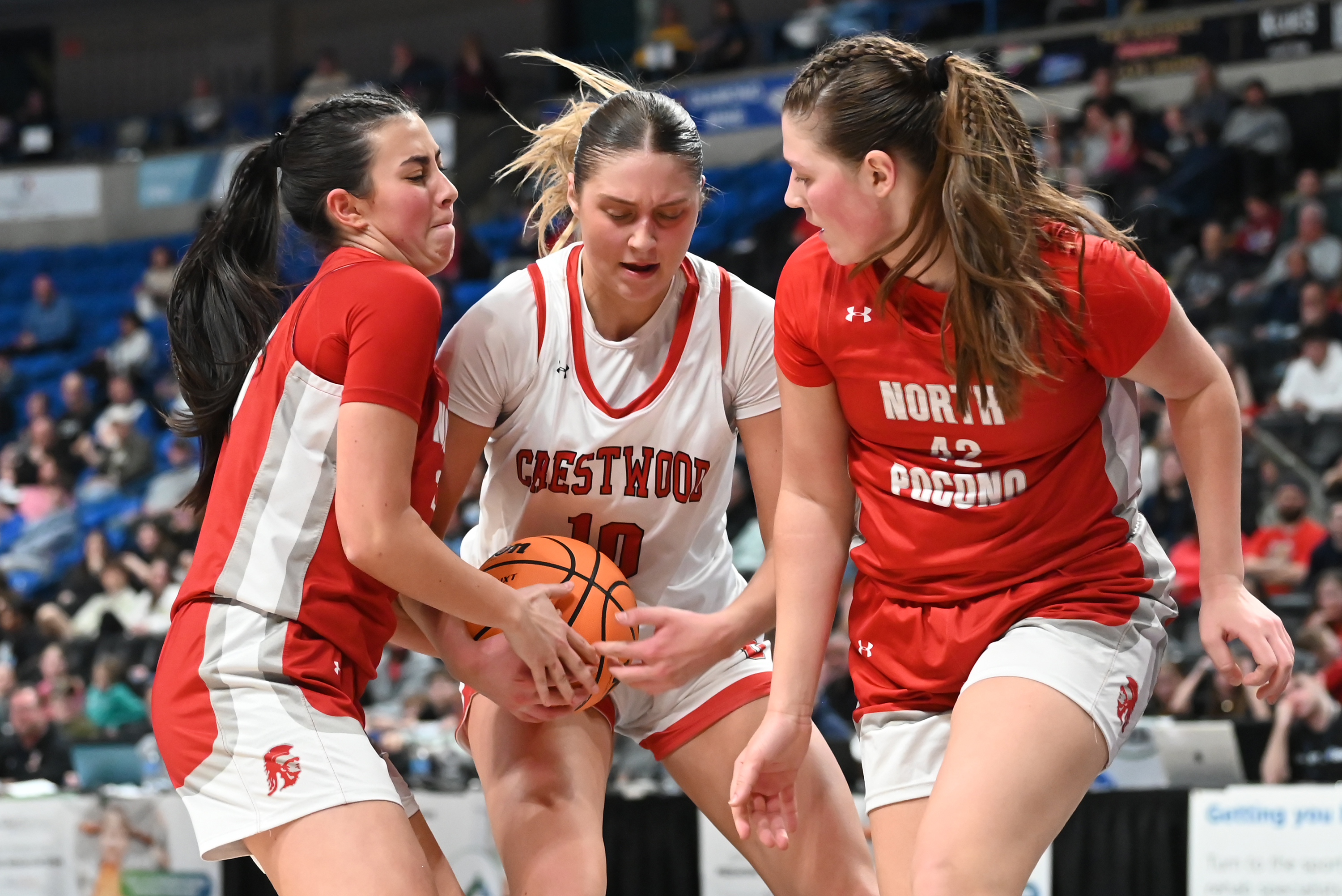 North Pocono’s Alexis Silva and Anna Clementoni attempt to get...