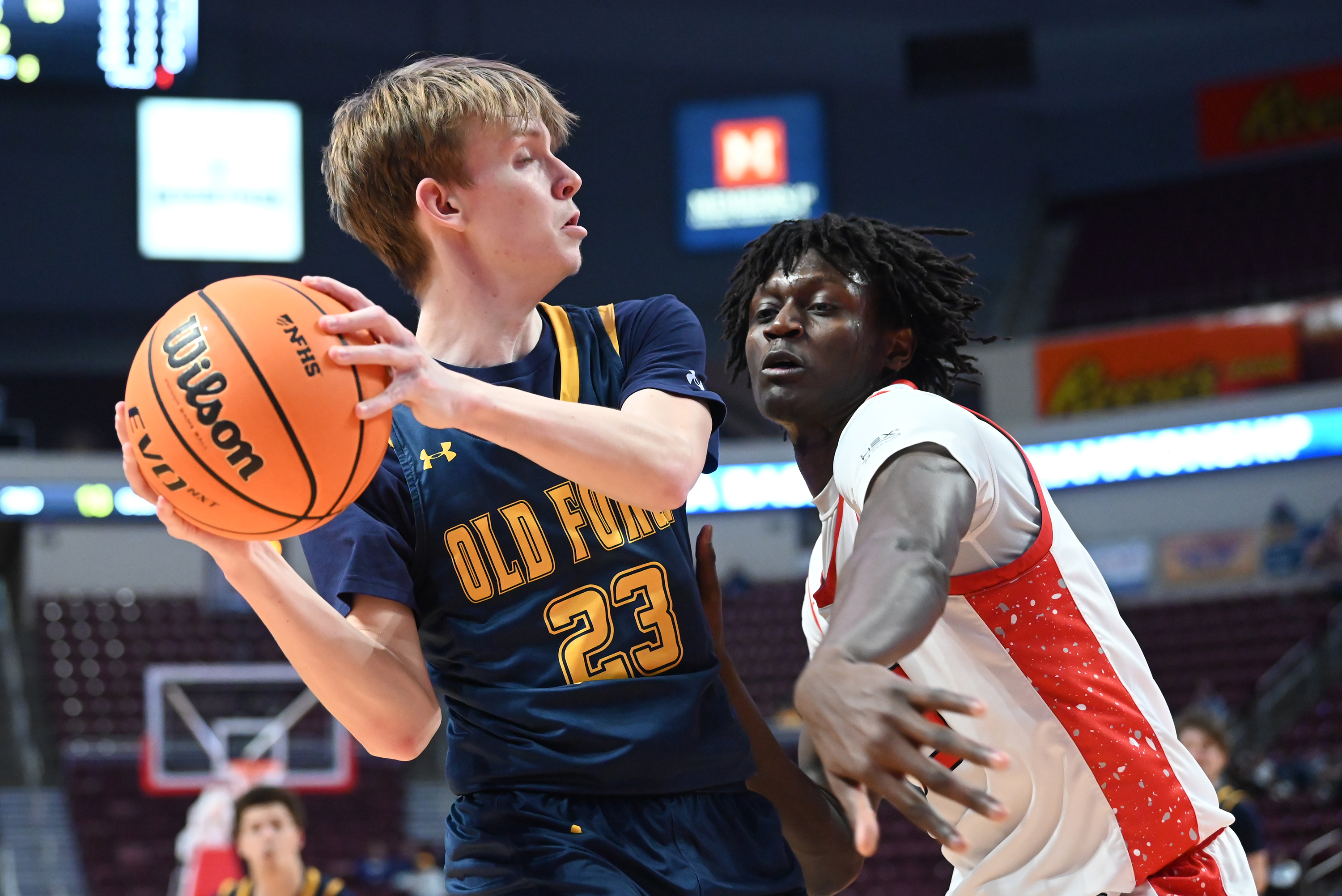 Sewickley Academy’s Adam Ikamba defends Old Forge’s Arthur Askew during...