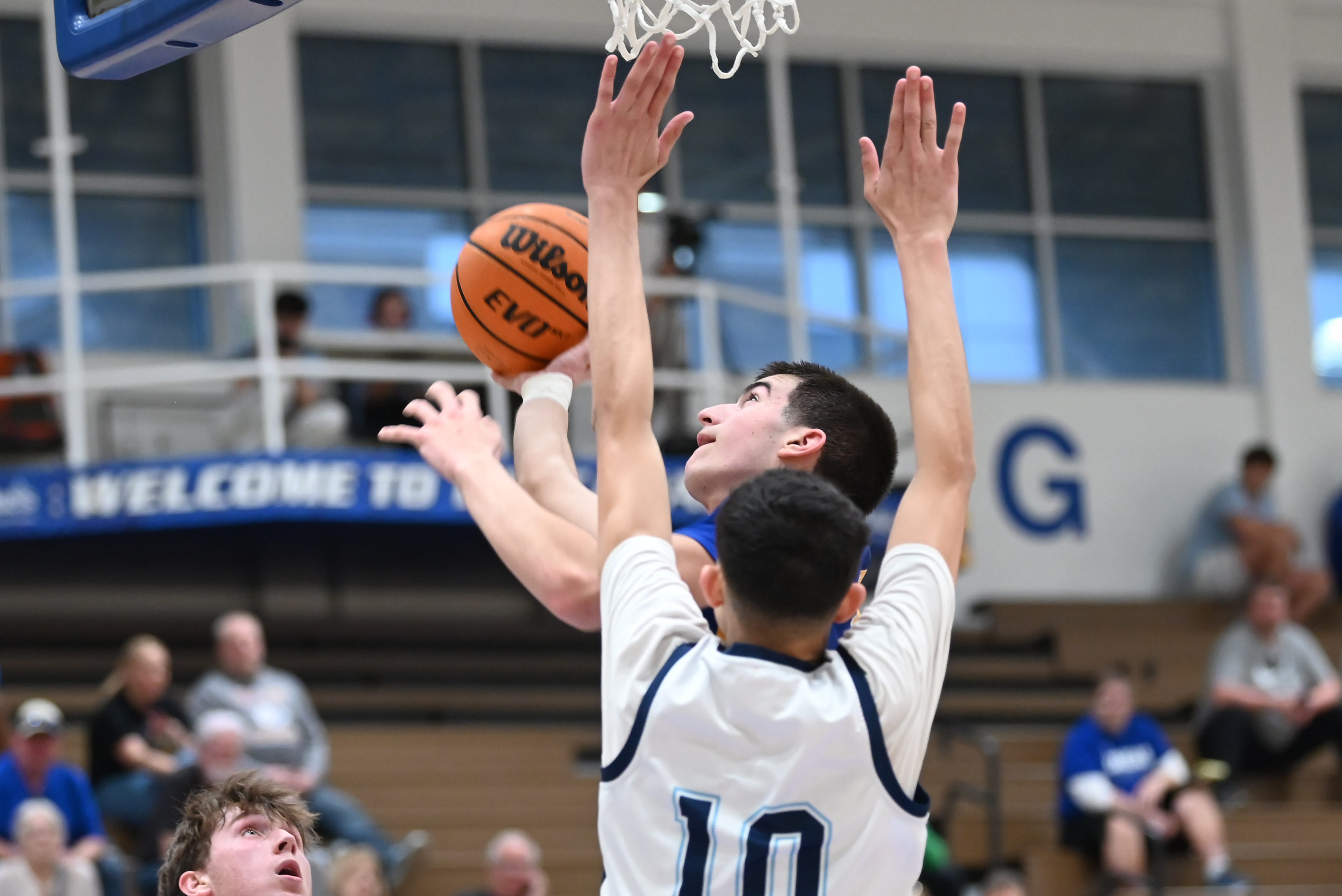 Devon Prep’s Jaden Craft defends Valley View’s Cash Roe during...