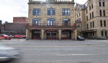 Five displaced, firefighter injured in Scranton blaze