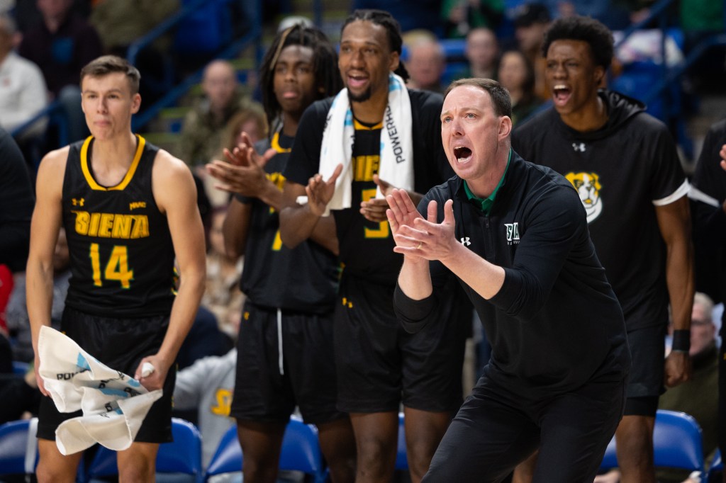 Shoats powers McNamara-led Siena into MAAC Tournament championship game – Scranton Times-Tribune