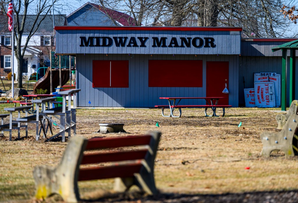ASD board votes - Midway Manor's community concession stand to stay photos