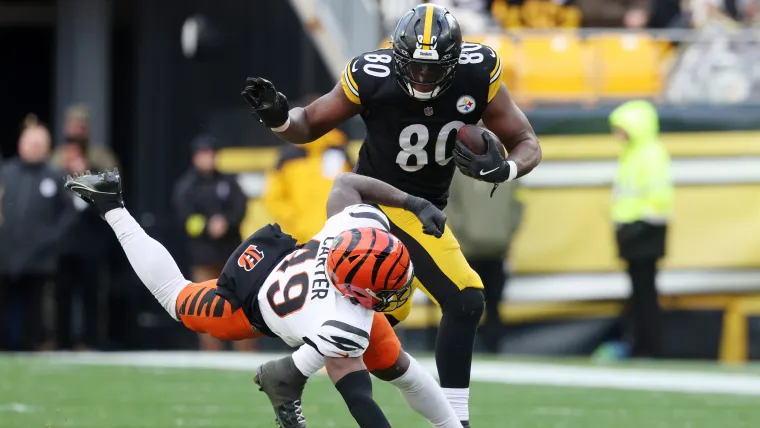 Recently Released Steelers Veteran Praises Darnell Washington image