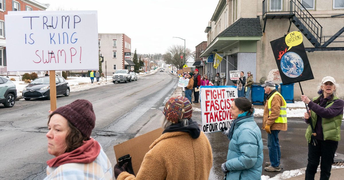 'No Kings' organizers in Philly suburbs seek to build community and visibility