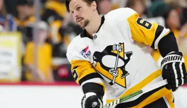 NHL Insider Believes Penguins Star Defenseman Deserves Award Consideration image
