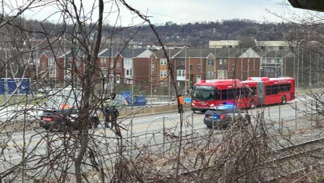1 injured in shooting on PRT bus along East Busway in Pittsburgh