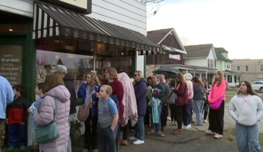 NeeDoh toy drop attracts crowds in Scranton