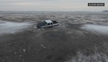 Pickup truck stranded on Lake Erie ice rescued from water