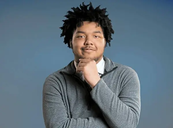 Senior at Pittsburgh Obama leads, gives back to community