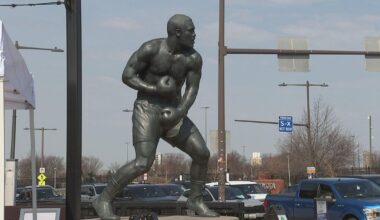 Should real-life Philadelphia boxer Joe Frazier's statue be atop art museum steps instead of Rocky?
