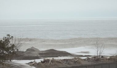 Ice fishermen rescued after being trapped on ice on Lake Erie