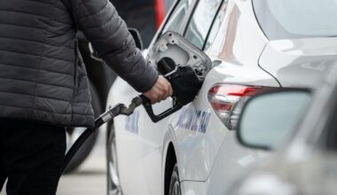 How Pittsburgh area drivers can save money on gas as prices rise during the war with Iran