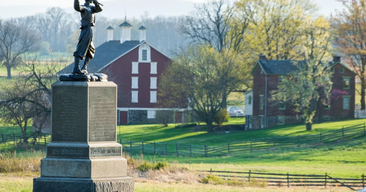 Pennsylvania man charged with vandalizing Gettysburg monuments