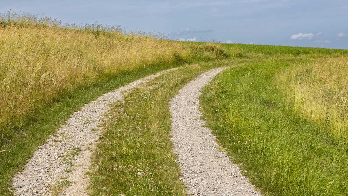 Pa. lawmaker aims to reduce speed limit on dirt roads