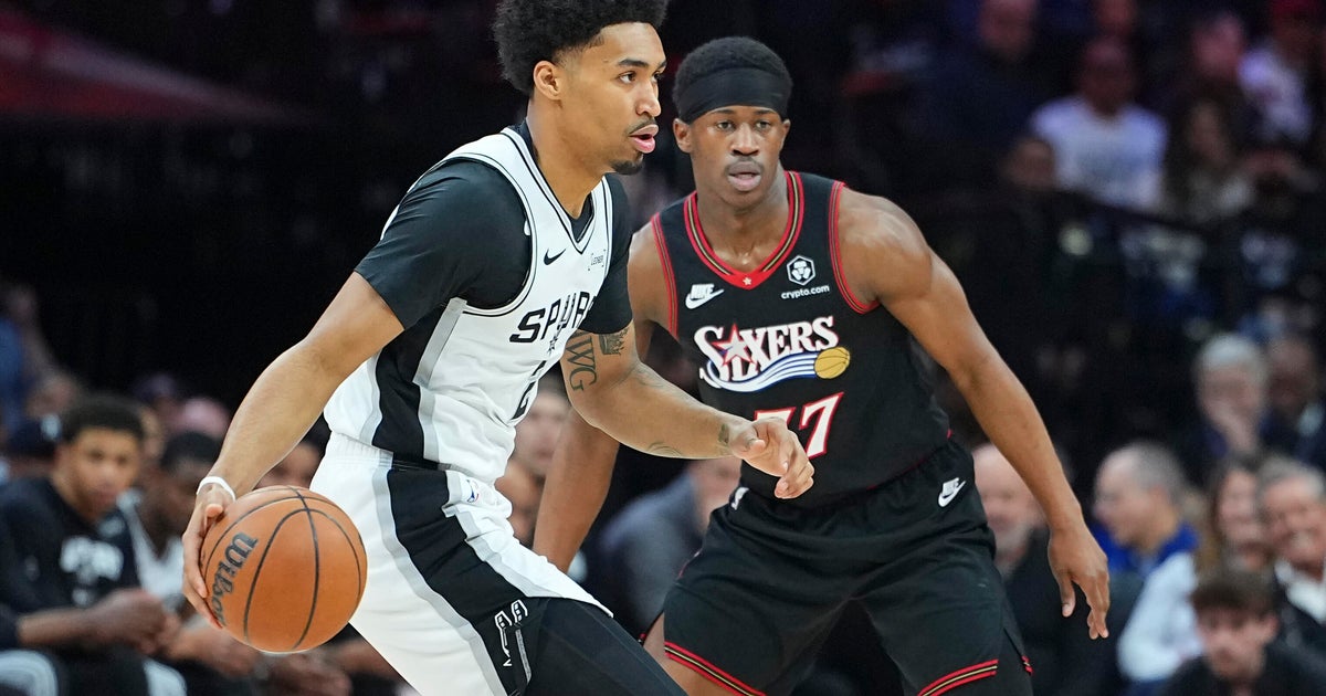 Philadelphia 76ers' VJ Edgecombe suffers back injury vs. San Antonio Spurs