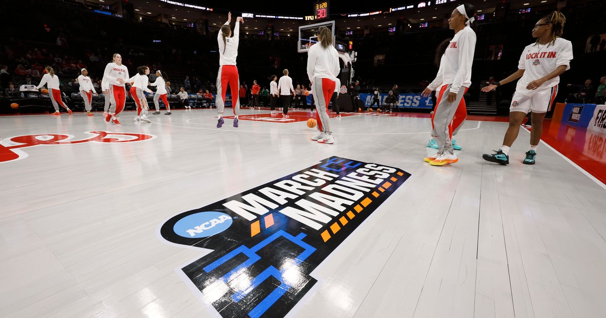 Eighth grader from Pittsburgh has last remaining perfect women's NCAA bracket