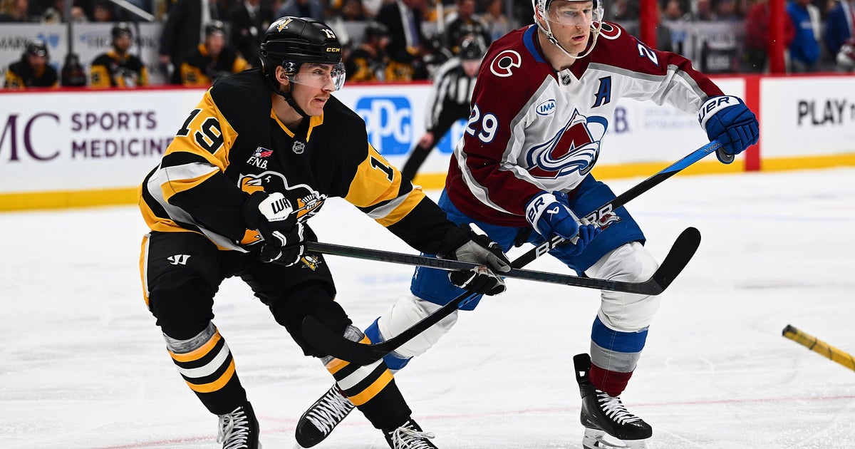 Avalanche cruise past wobbling Penguins with 6-2 win