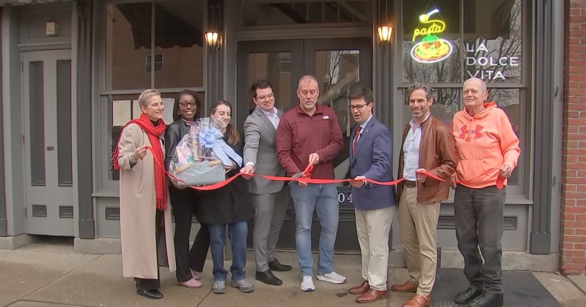 3 restaurants open in Pittsburgh’s East Carson business district – WPXI