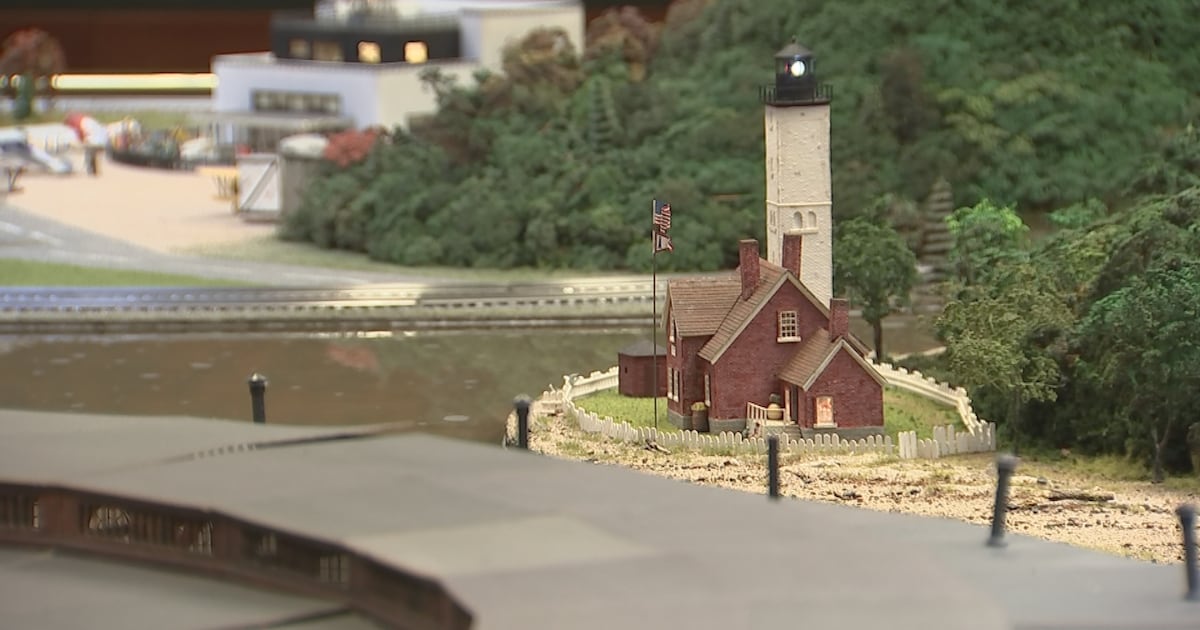 Presque Isle Lighthouse becomes latest miniature model added to Kamin Science Center exhibit – WPXI