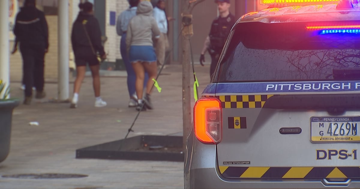 Crowd of juveniles fighting in Market Square leads to pepper spray use, 3 taken into custody: police – WPXI