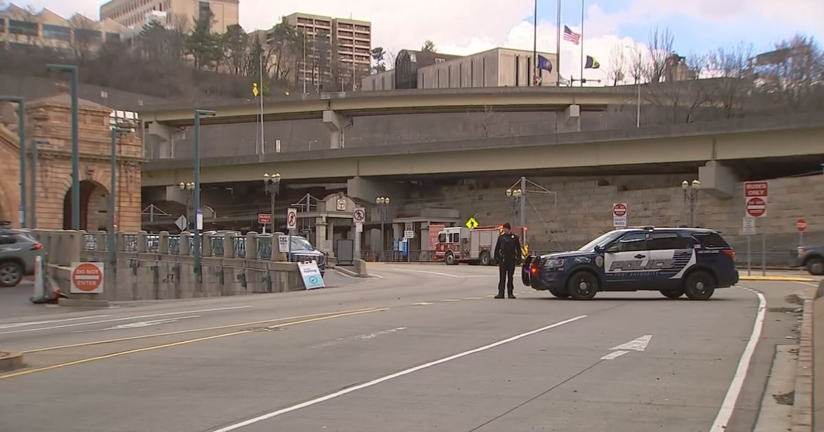 Bomb squad, police investigating suspicious package on East Busway in Downtown Pittsburgh