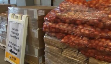 Food pantry set up for Pittsburgh area TSA workers as partial government shutdown continues