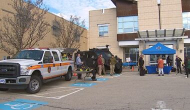 Pittsburgh Police hold event to connect with public, show off some resources