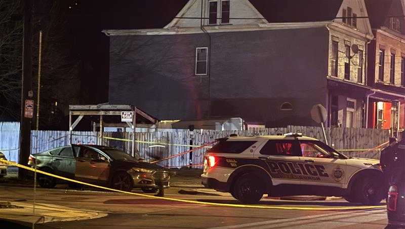 2 people sent to hospital following incident in Homewood