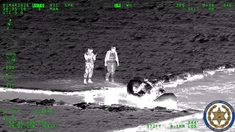 Ice fishers rescued from Lake Erie after ice sheet breaks