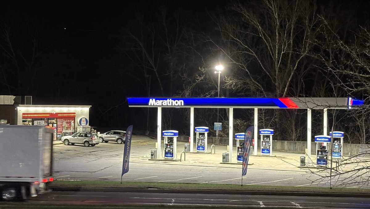 Robbery investigation at Washington County gas station