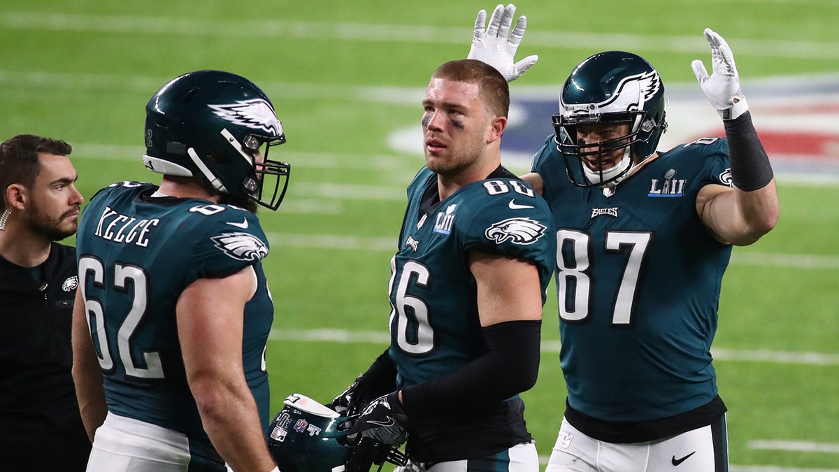 Brent Celek and teammates celebrate